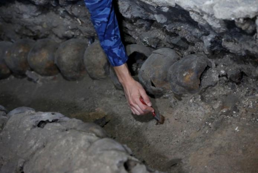 In Mexico city discovered the Aztec tower of human skulls In Mexico city discovered the Aztec tower of human skulls