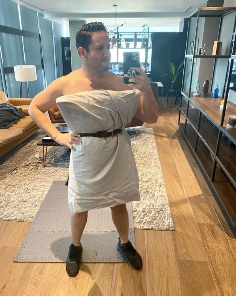 In the network appeared the new quarantine trend — dress-pillow