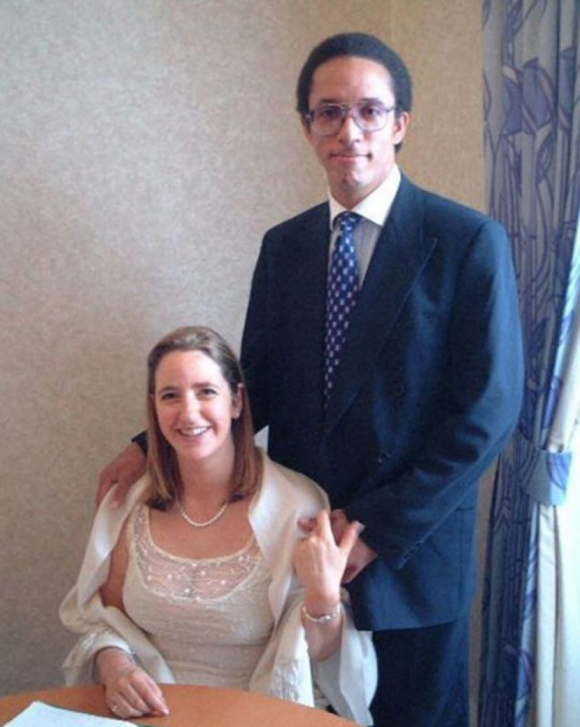 Ingeniosos gigolo años a seducir a las mujeres, haciéndose pasar por un agente de la CIA Ingeniosos gigolo años a seducir a las mujeres, haciéndose pasar por un agente de la CIA