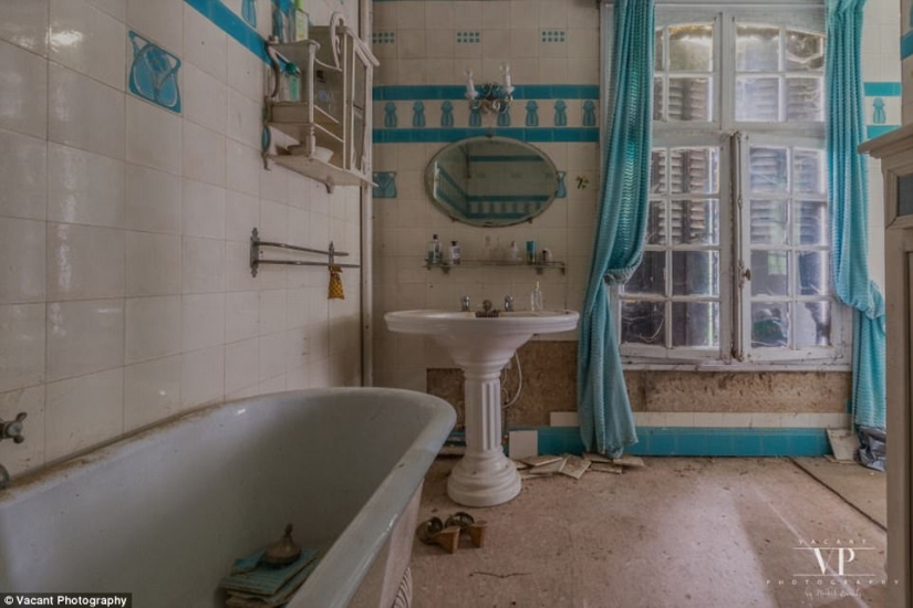 Inside the mysterious French mansion, which is 20 years worth of abandoned Inside the mysterious French mansion, which is 20 years worth of abandoned