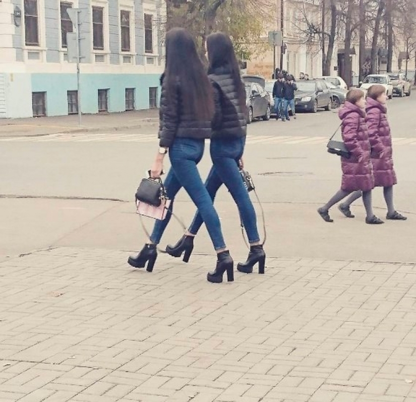 Intelligent crazy, or Strange fashion of St. Petersburg streets