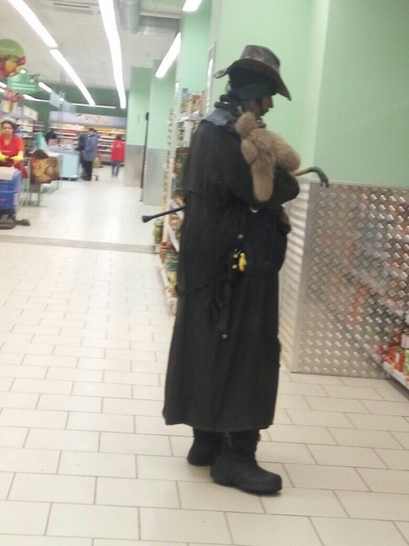 Intelligent crazy, or Strange fashion of St. Petersburg streets