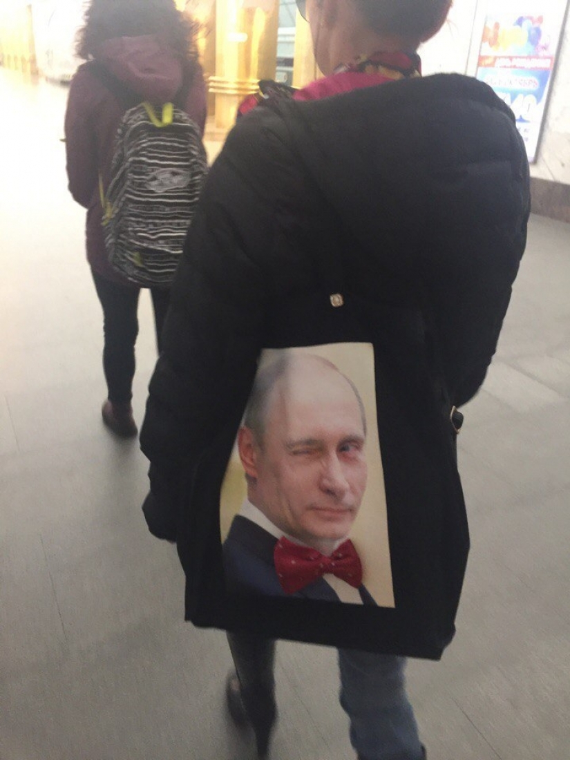 Intelligent crazy, or Strange fashion of St. Petersburg streets