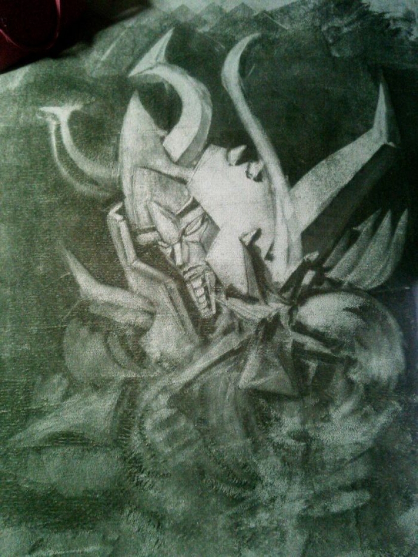 Japanese woman interested to vacuum just so, and she draws on the carpets of the picture