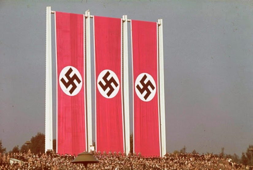 La Alemania Nazi fotos a color por Hugo Jaeger, el fotógrafo personal de Hitler La Alemania Nazi fotos a color por Hugo Jaeger, el fotógrafo personal de Hitler