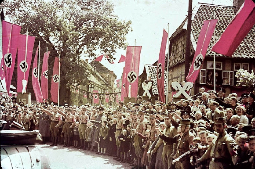 La Alemania Nazi fotos a color por Hugo Jaeger, el fotógrafo personal de Hitler La Alemania Nazi fotos a color por Hugo Jaeger, el fotógrafo personal de Hitler