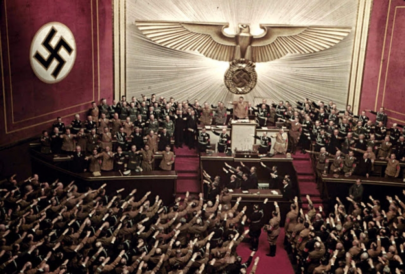 La Alemania Nazi fotos a color por Hugo Jaeger, el fotógrafo personal de Hitler La Alemania Nazi fotos a color por Hugo Jaeger, el fotógrafo personal de Hitler