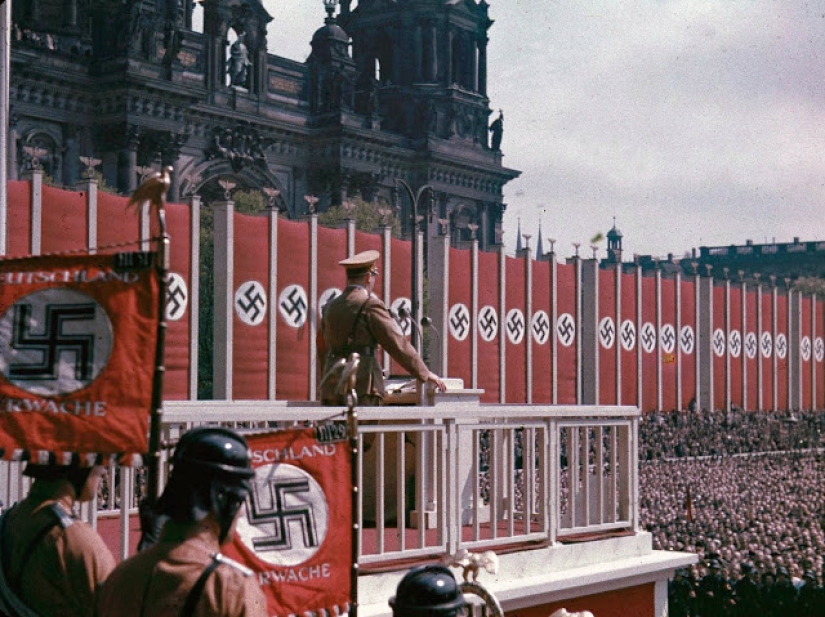 La Alemania Nazi fotos a color por Hugo Jaeger, el fotógrafo personal de Hitler La Alemania Nazi fotos a color por Hugo Jaeger, el fotógrafo personal de Hitler