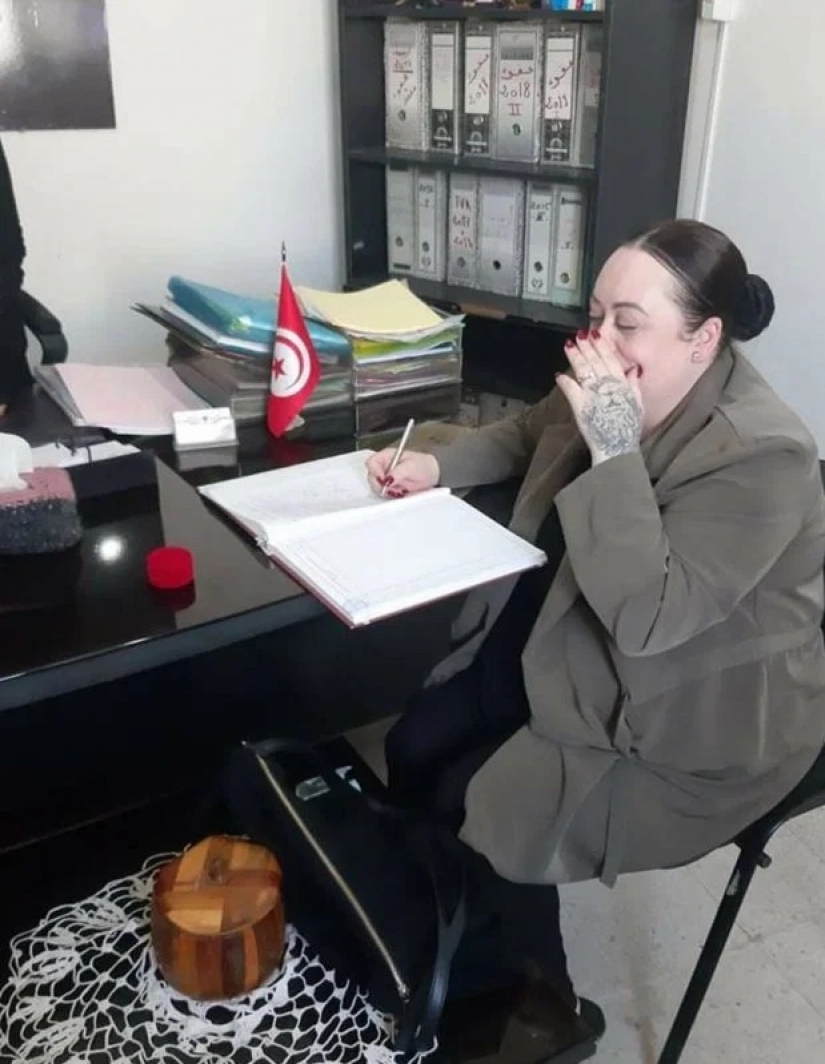 La búsqueda de un pasaporte Británico: se reunieron en un sitio web de Citas y se casaron en la primera fecha