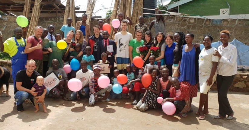 La chica de Ulyanovsk negocian la civilización de los barrios de tugurios en Kenia, y he aquí por qué