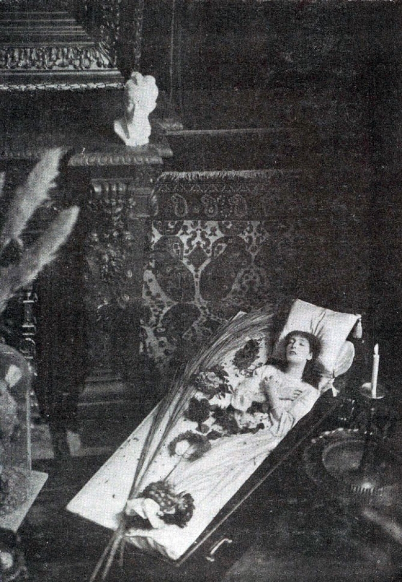 La divina Sarah: una maravillosa actriz, amaba tanto femenino y masculino funciones