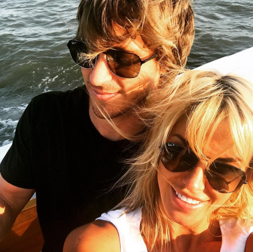 La edad no es un motivo de alegría: 5 esposas que arrojaron sus estrellas maridos de 50+ jóvenes