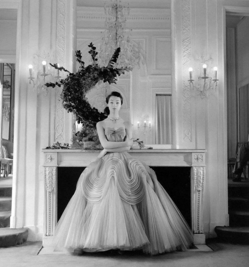 La elegancia clásica de Dior: diseños sofisticados en 1940-1960-erótico en las calles de París La elegancia clásica de Dior: diseños sofisticados en 1940-1960-erótico en las calles de París