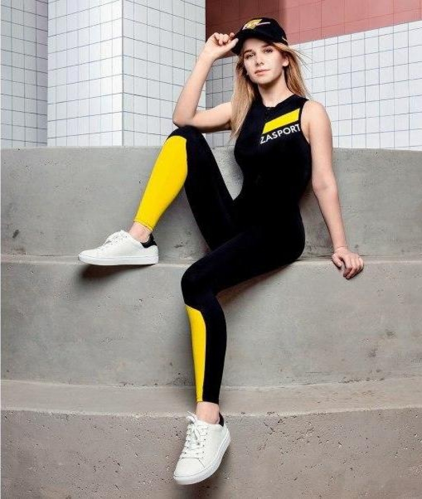 La enfermera, que llevaba un traje transparente sobre el traje de baño, se convirtió en el rostro de los deportes de la marca