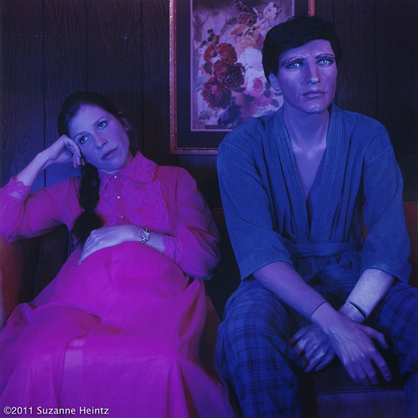 La mía! En la cama con un maniquí La mía! En la cama con un maniquí