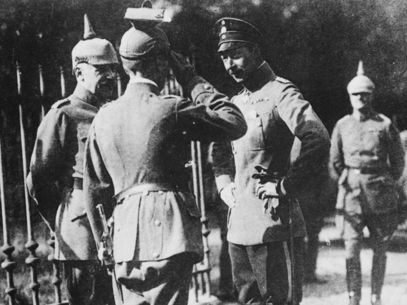 La más temible, inusual y siniestra uniformes en la historia