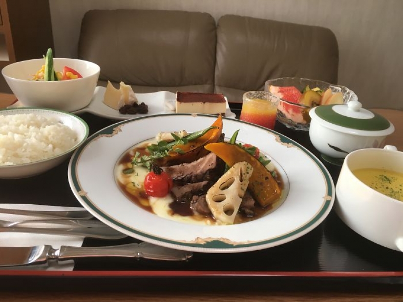 La mujer que dio a luz en Japón, compartió lo que les den de comer en el hospital. Ahora todo el mundo quiere dar a luz en Japón