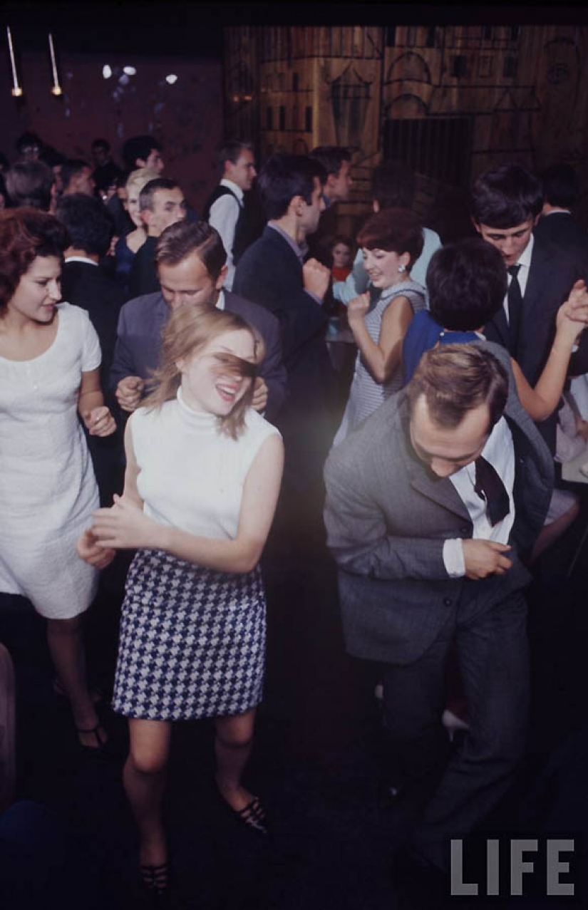 La unión Soviética de la juventud de los años 60 a través de los ojos de fotógrafo Estadounidense La unión Soviética de la juventud de los años 60 a través de los ojos de fotógrafo Estadounidense