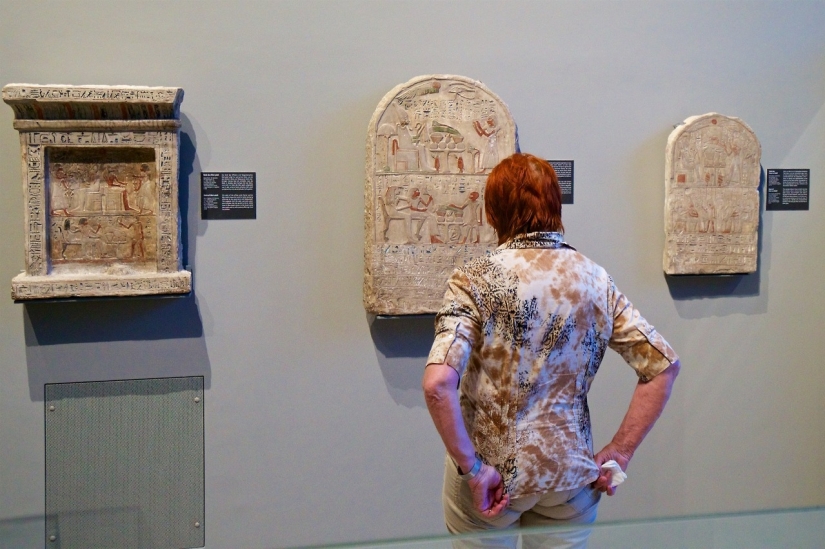 La vida se repite arte: Austria fotografías de los visitantes del Museo, "coincide" con fotos La vida se repite arte: Austria fotografías de los visitantes del Museo, "coincide" con fotos