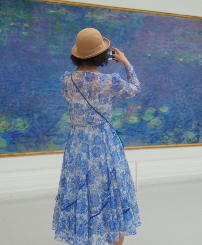 La vida se repite arte: Austria fotografías de los visitantes del Museo, "coincide" con fotos La vida se repite arte: Austria fotografías de los visitantes del Museo, "coincide" con fotos