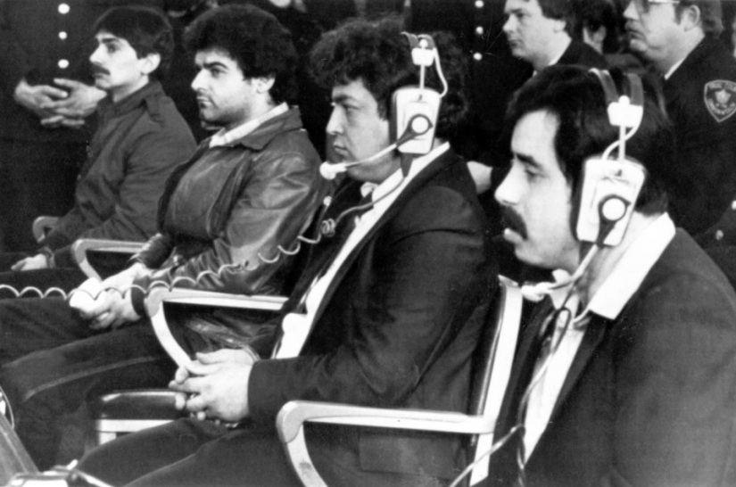 La violación bajo el brindis: una macabra historia de Cheryl Araujo, que fue jugado en un bar lleno de gente