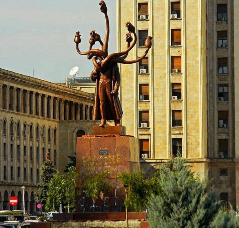 Las caras de decommunization: Darth Lenin, "el pimiento" y... la Hidra de la revolución Las caras de decommunization: Darth Lenin, "el pimiento" y... la Hidra de la revolución