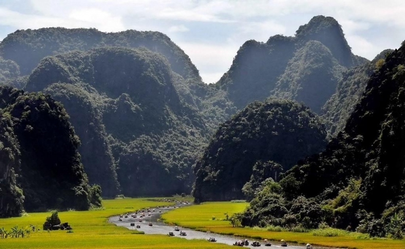 Las montañas y los campos de arroz de Tam COC
