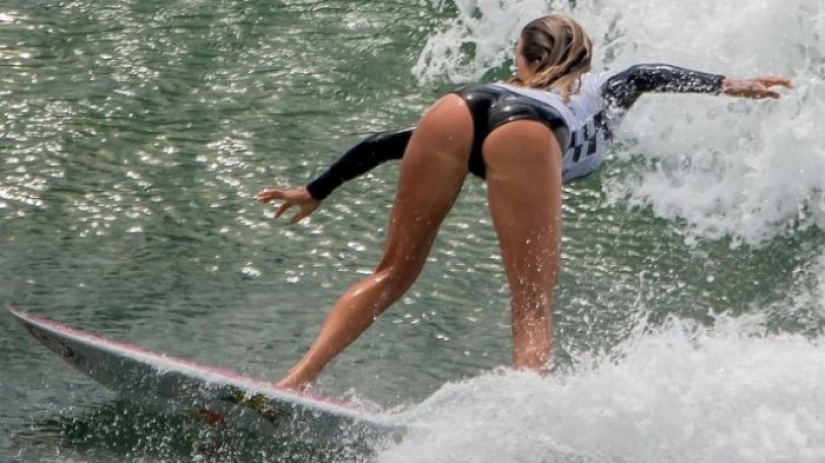 League surfing was forbidden to remove the buttocks athletes closeup