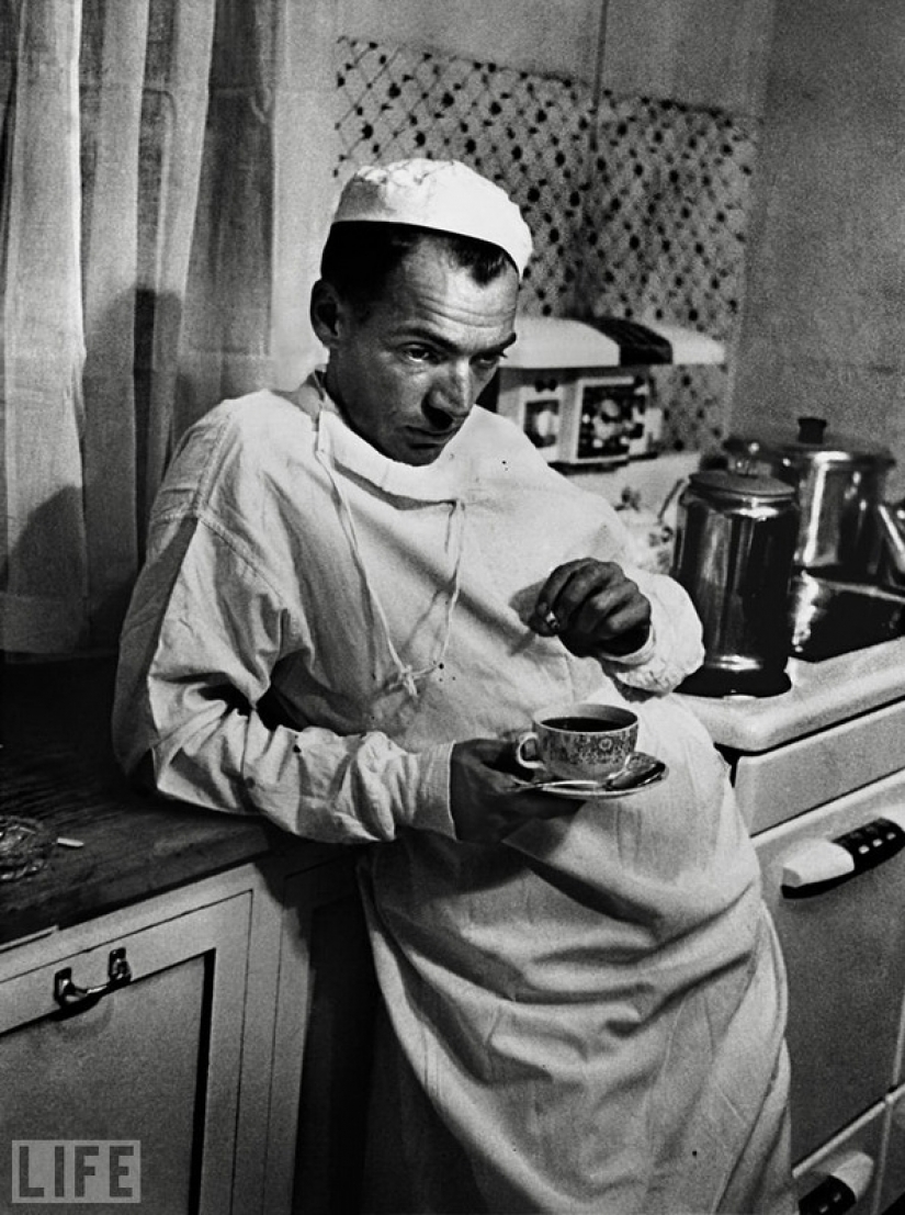 Legendary photo magazine LIFE Legendary photo magazine LIFE