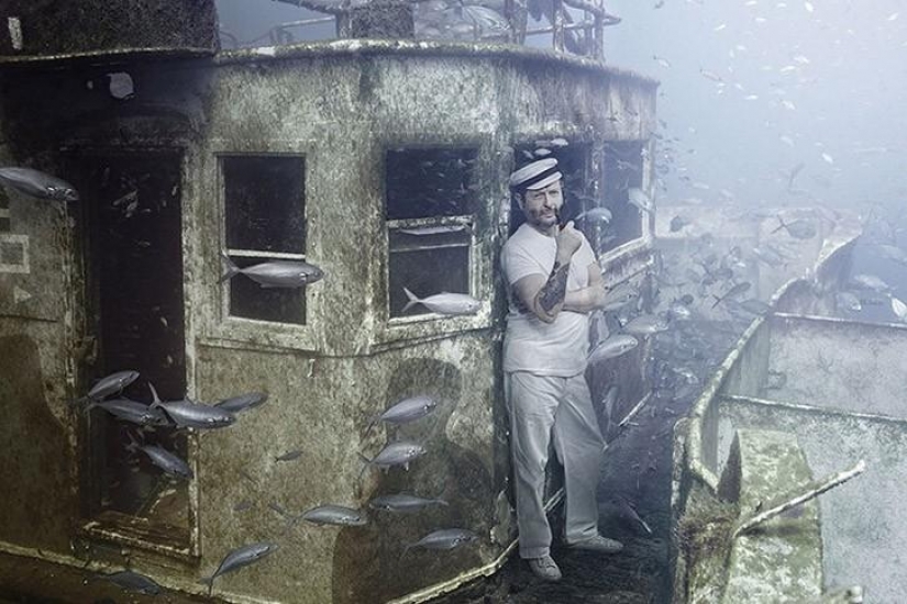 Life on the sunken ship underwater photographer and diver Andreas Franke Life on the sunken ship underwater photographer and diver Andreas Franke