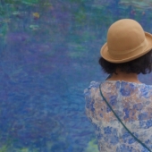 Life repeats art: Austrian photographs of Museum visitors, "matched" with pictures