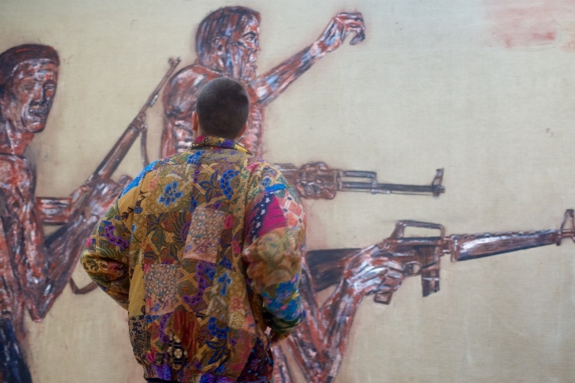 Life repeats art: Austrian photographs of Museum visitors, "matched" with pictures Life repeats art: Austrian photographs of Museum visitors, "matched" with pictures