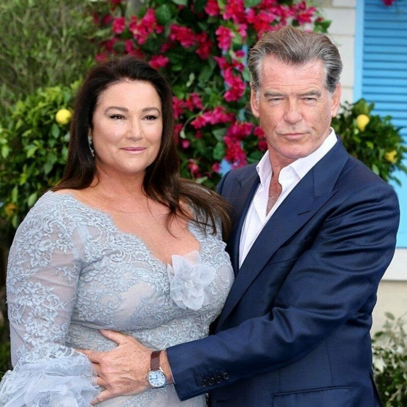 Looked like in his youth the wife of Pierce Brosnan