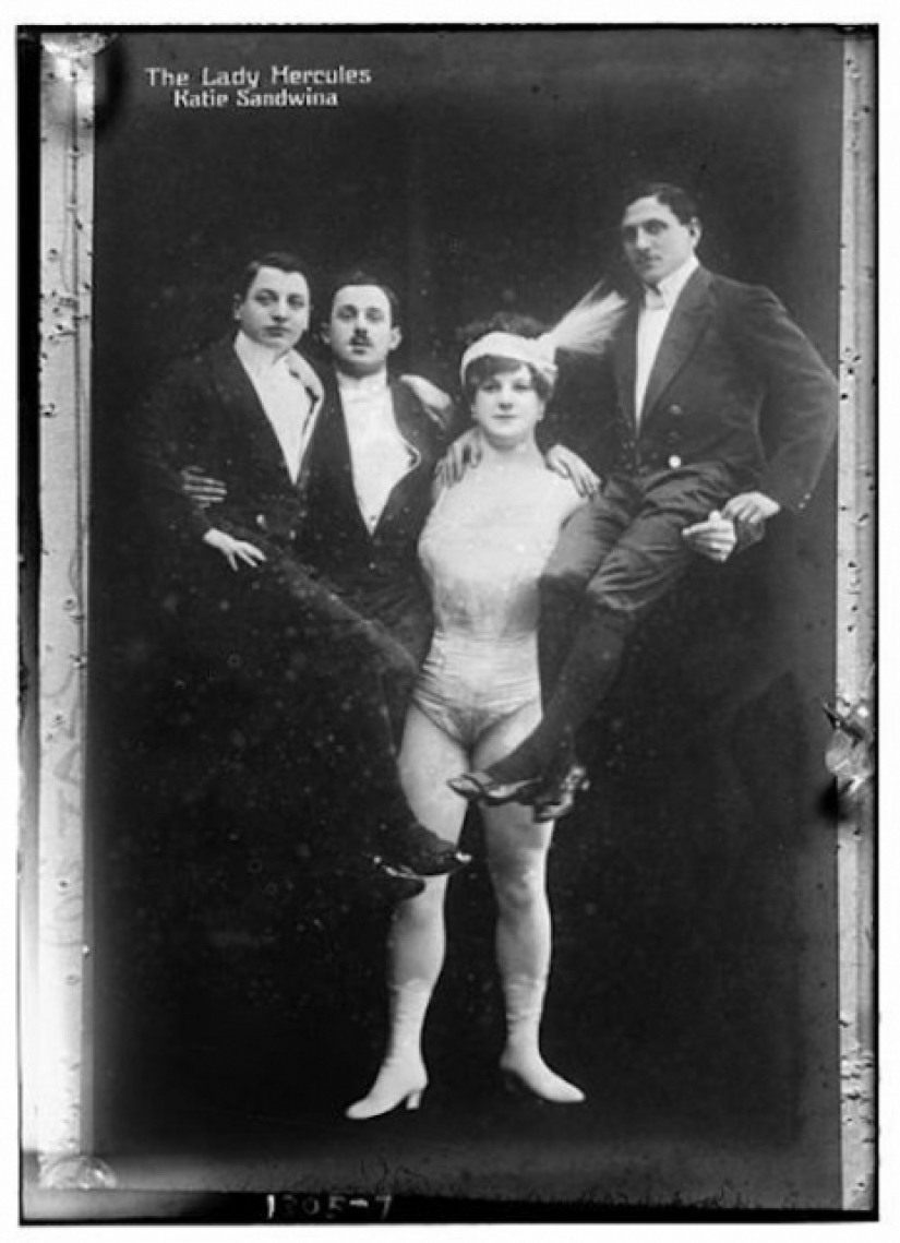 Looked like the first female bodybuilders of the early XX century