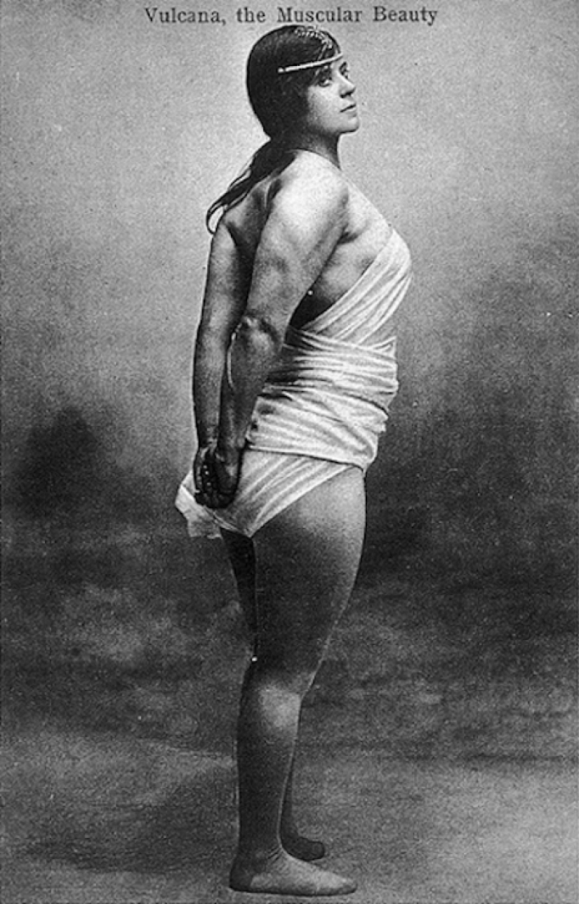 Looked like the first female bodybuilders of the early XX century