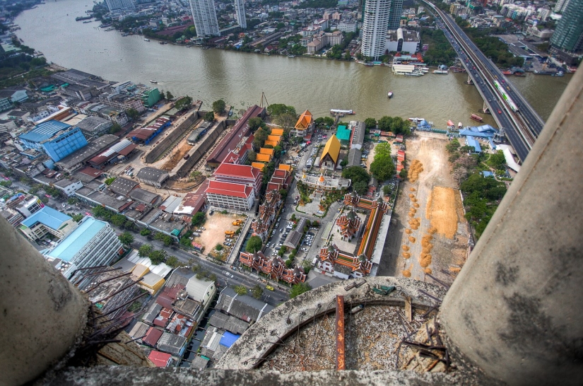 Looks like the biggest abandoned skyscraper in the world