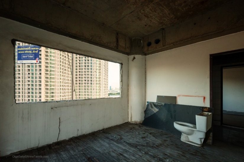 Looks like the biggest abandoned skyscraper in the world