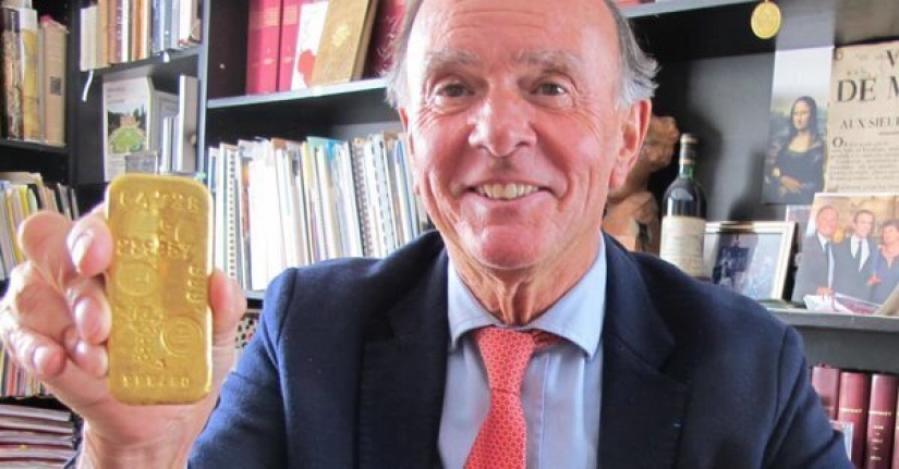 Los niños de una familia rica en Francia encontró en cuarentena las barras de oro en el armario de la abuela Los niños de una familia rica en Francia encontró en cuarentena las barras de oro en el armario de la abuela