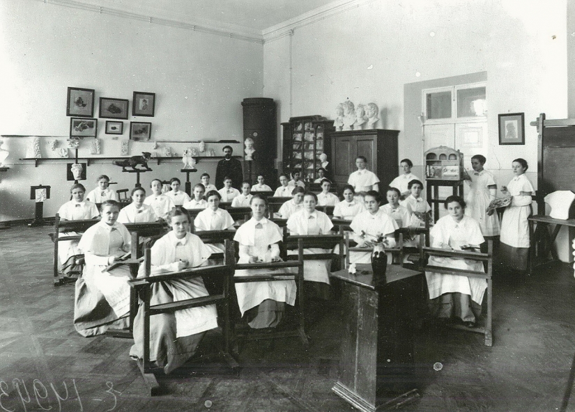 Los uniformes escolares en Rusia: de los decretos Imperiales a la anarquía