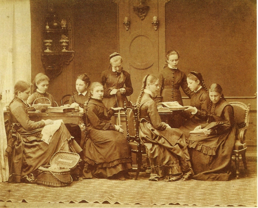 Los uniformes escolares en Rusia: de los decretos Imperiales a la anarquía