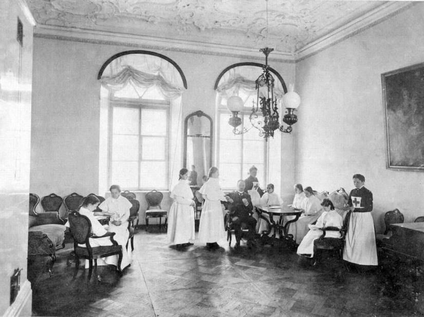 Los uniformes escolares en Rusia: de los decretos Imperiales a la anarquía