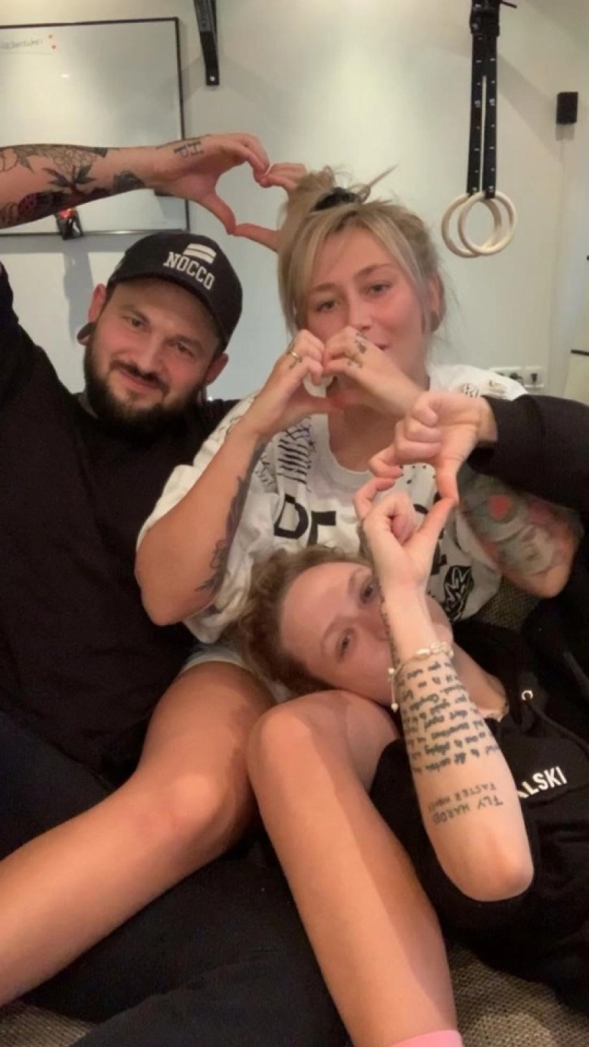 Love comes suddenly: she has a crush on a girl and took her to her family, and her husband supported her choice