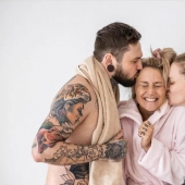 Love comes suddenly: she has a crush on a girl and took her to her family, and her husband supported her choice
