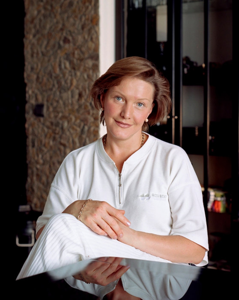 Love, loss and retreat: personal drama Elena Proklova Love, loss and retreat: personal drama Elena Proklova