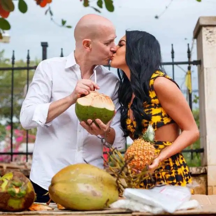 Love without borders: a couple with 23 years age difference got engaged a month after meeting