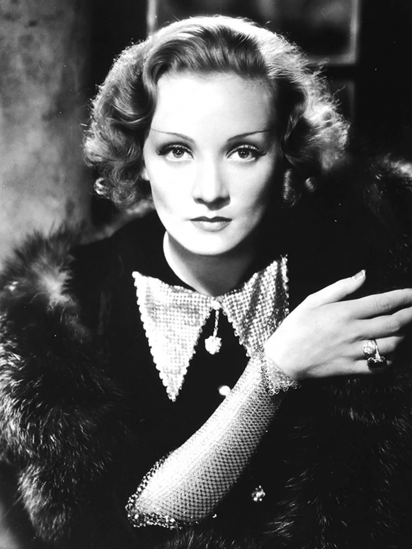 Marlon Brando and Greta Garbo: 5 bisexual celebrities from the past Marlon Brando and Greta Garbo: 5 bisexual celebrities from the past