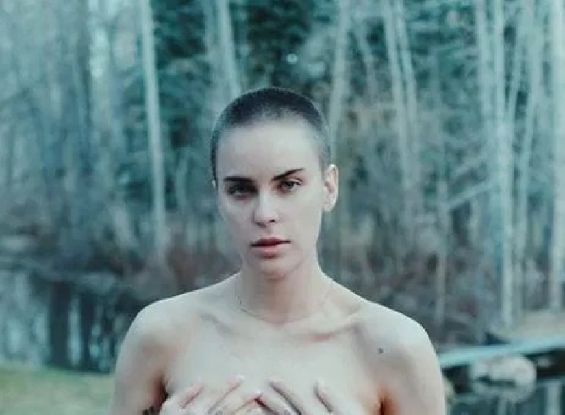 Me dio a luz, voy a cortar! Bruce Willis le afeitaron la hija del cabello