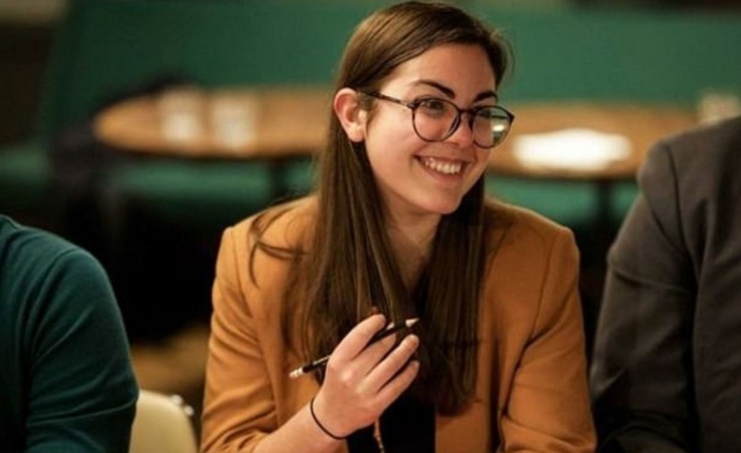 "Me merezco este aumento": la mujer ha aumentado su salario, la creencia de que son dignos de este