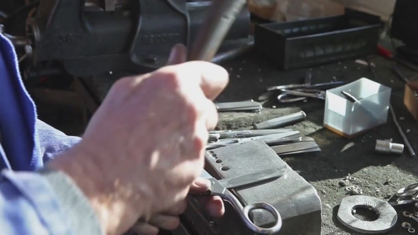 Merciless time, or 10 disappearing things that remained in a single copy