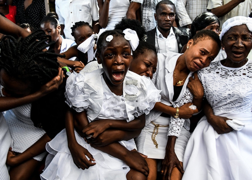 Milagros, la destrucción de los mitos y de la muerte de los cultivos en las imágenes de fotógrafos famosos